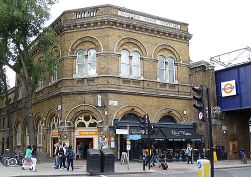 Camden Road railway station